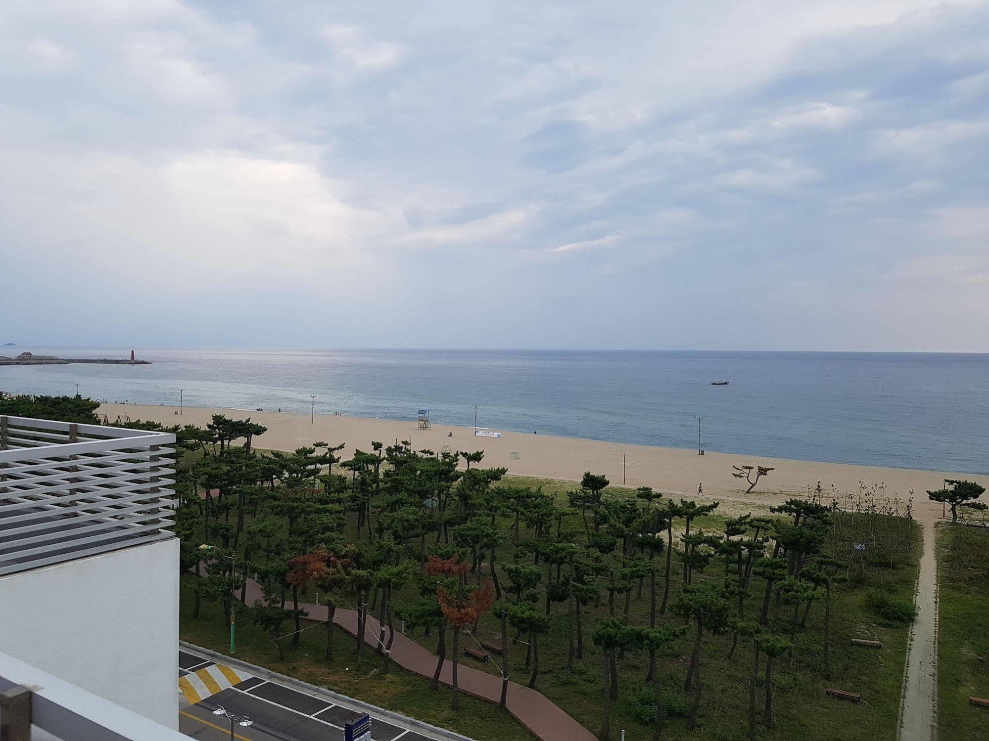 Pine Beach Yangyang Εξωτερικό φωτογραφία